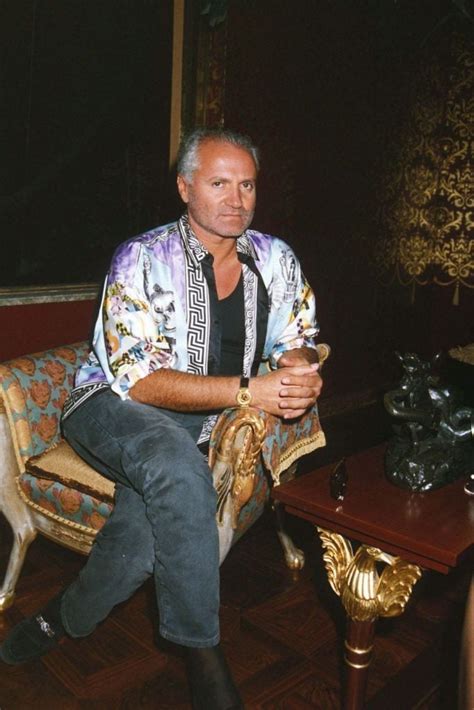 cosa contraddistingue lo stile di versace|gianni versace storia.